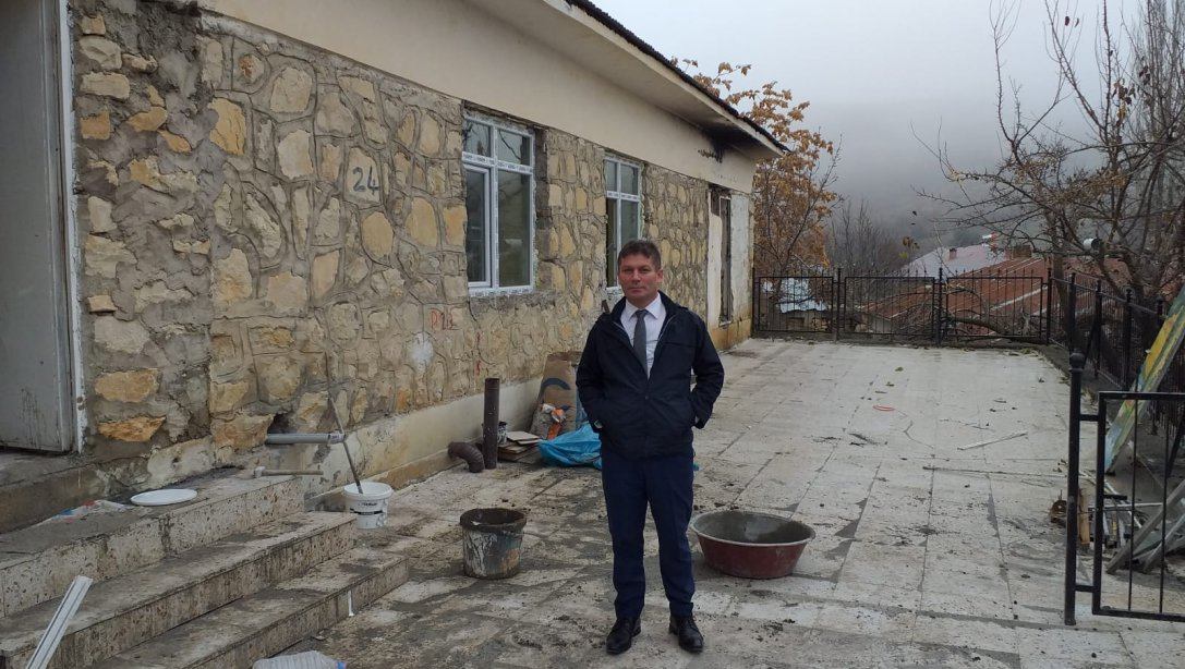İlçe Milli Eğitim Müdürümüz Sayın Murat KAFLI, onarımı devam eden Darıkent İlk-Ortaokulu lojmanları inşaatında incelemelerde bulundu.