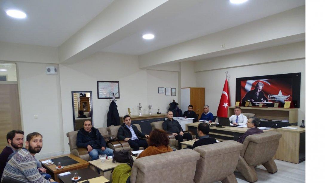 İlçe Millî Eğitim Müdürümüz Sayın Murat KAFLI Başkanlığında Eğitim Yöneticileri Değerlendirme Toplantısı Gerçekleştirildi.